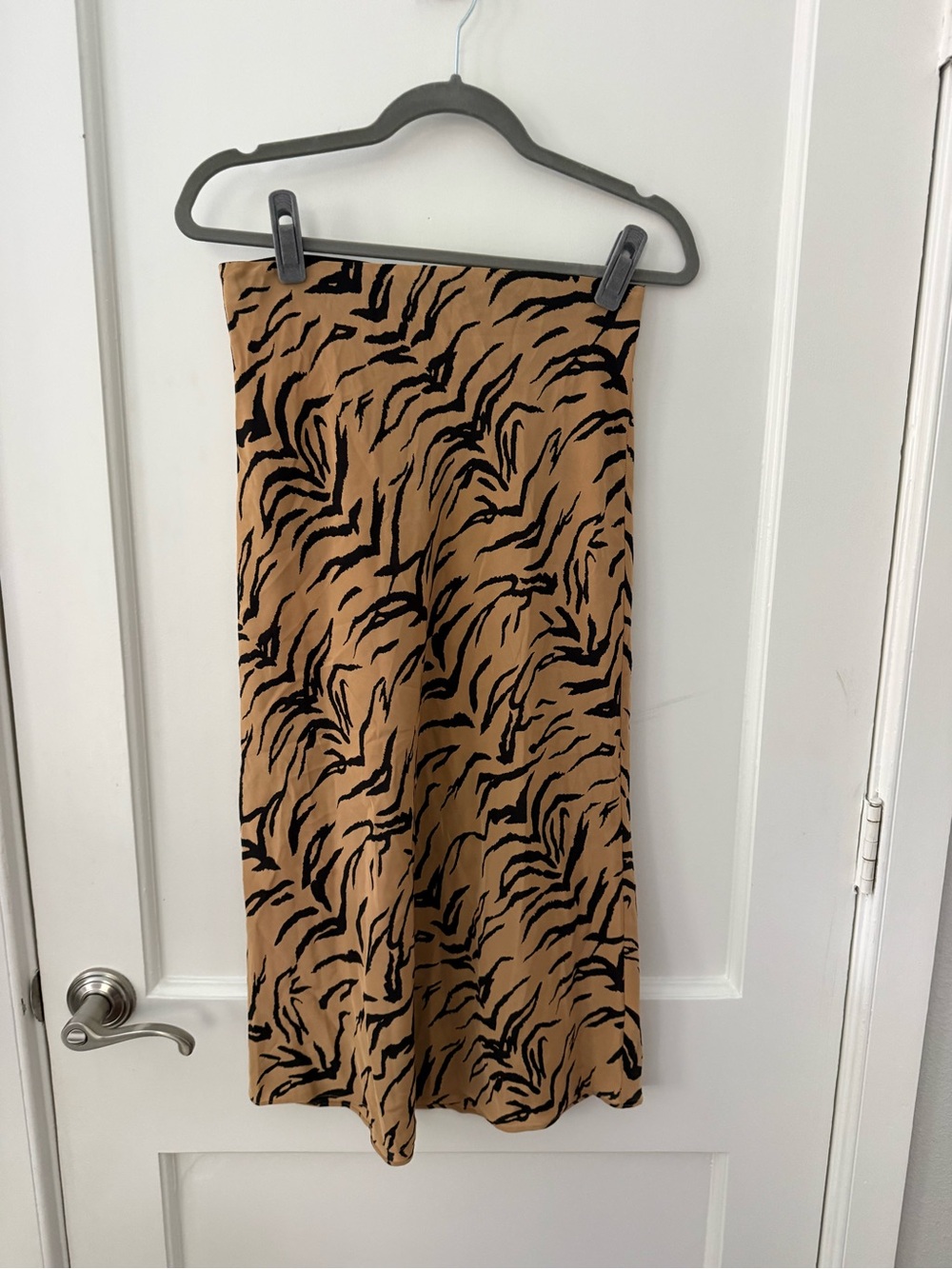 Madewell Tan and Black Animal-Print Midi Skirt
